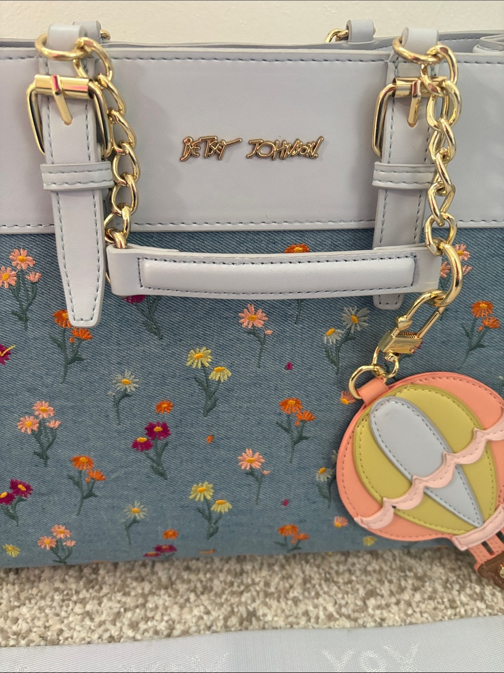 Betsey Johnson Light Blue Floral Shoulder Bag with Pastel Hot Air Balloon Charm - Picture 2 of 8